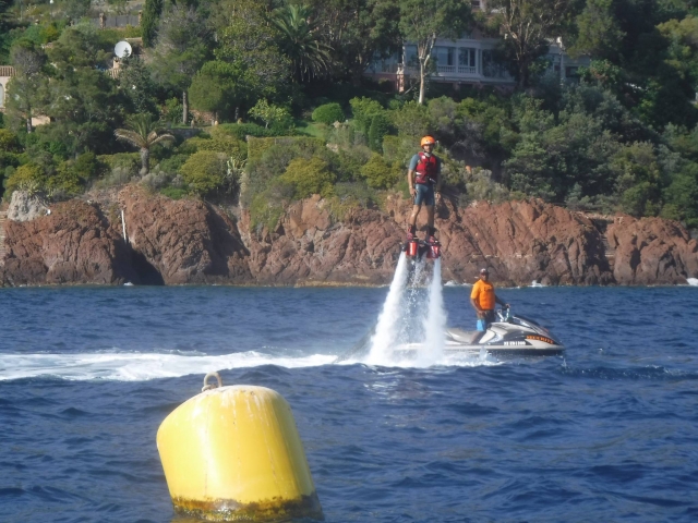 Sortie de l'eau en flyboard