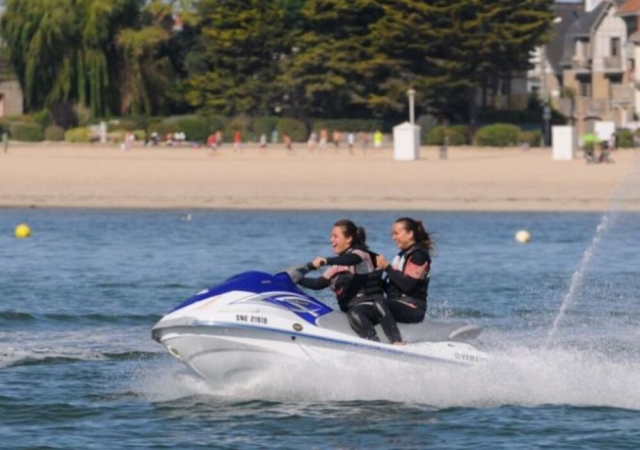  Enjoy your jetski rental without a license 