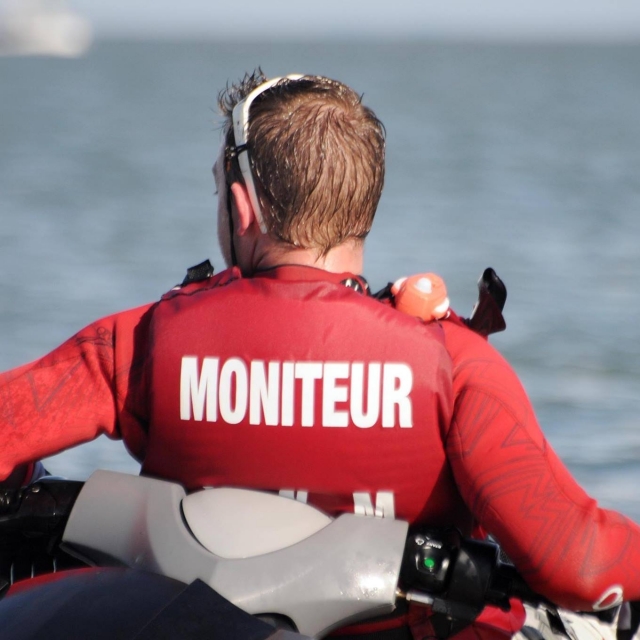 Votre moniteur depuis la base