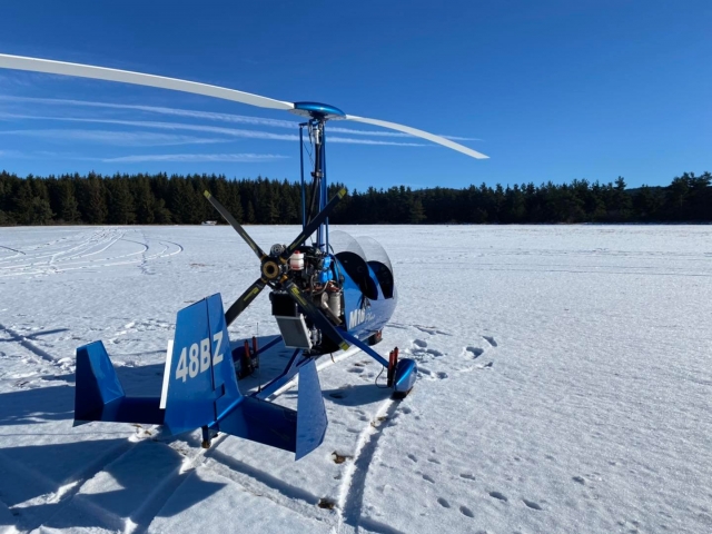  Autogyro on a snowy track