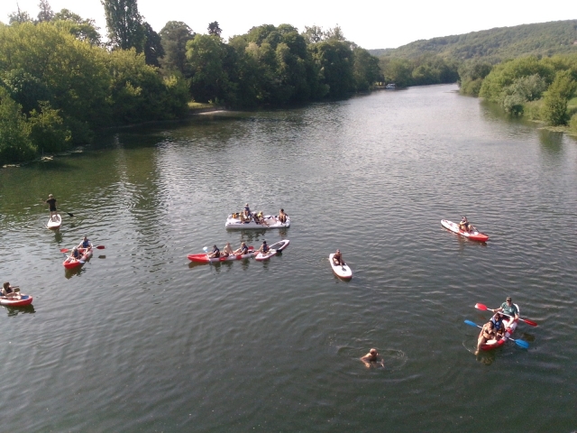  Paddle navigation on the river