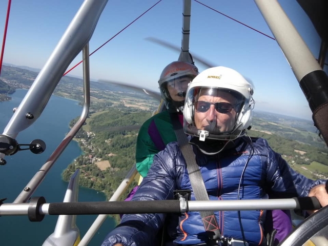  pilot its passenger in full flight 