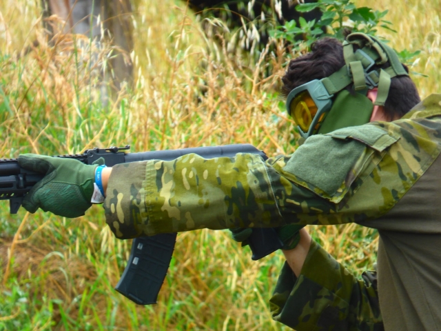  Player aiming at his opponents