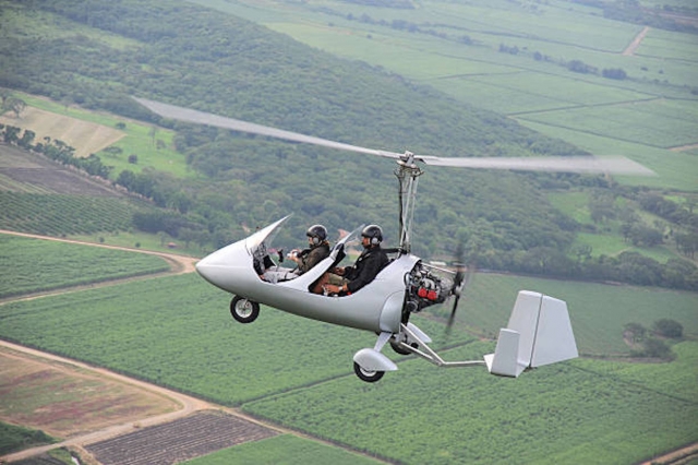  Autogyro over the Loire 