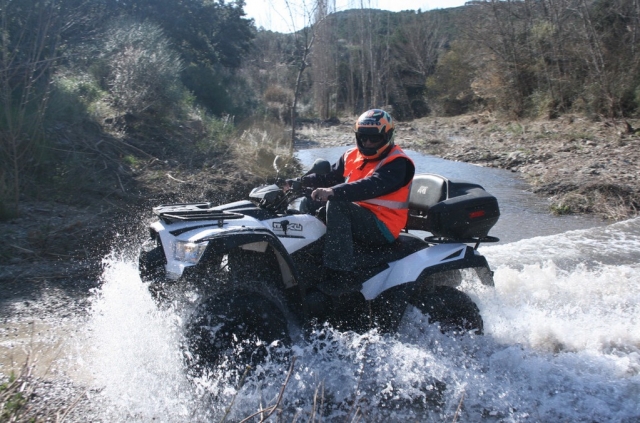  Crossing the river at full speed 