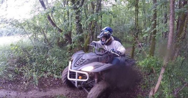  Quad su strada forestale