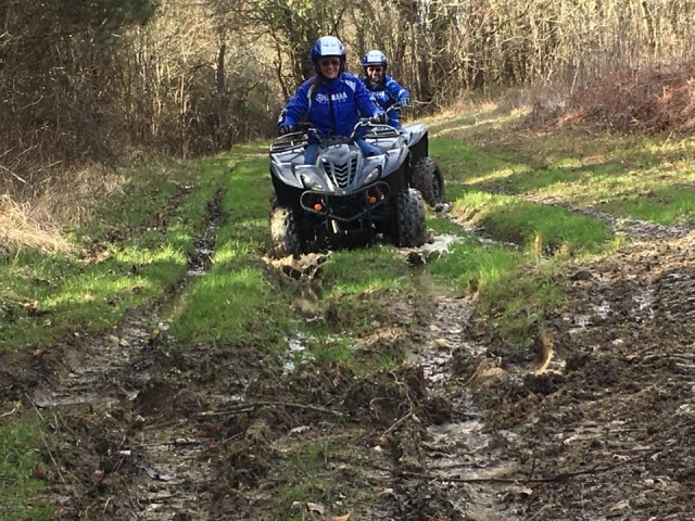  Escursione in quad nella foresta 