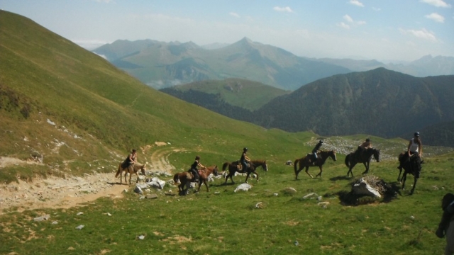  Caminhadas a cavalo no platô de Benou 
