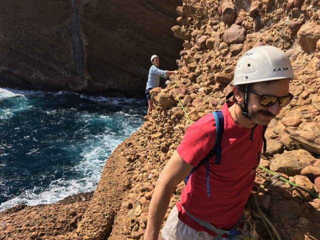 Dans la traversée au bord de la mer 