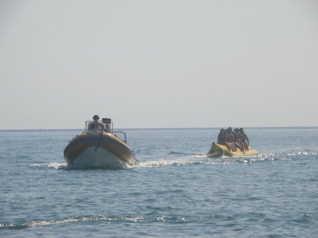 Boat tracing the buoy 