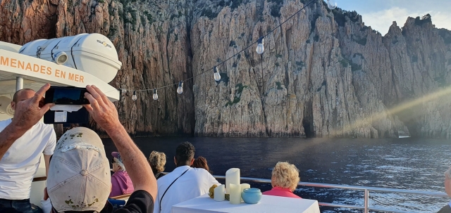 Bewunderung der Landschaften der Insel Schönheit
