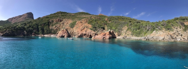  Korsische Landschaft vom Meer aus 