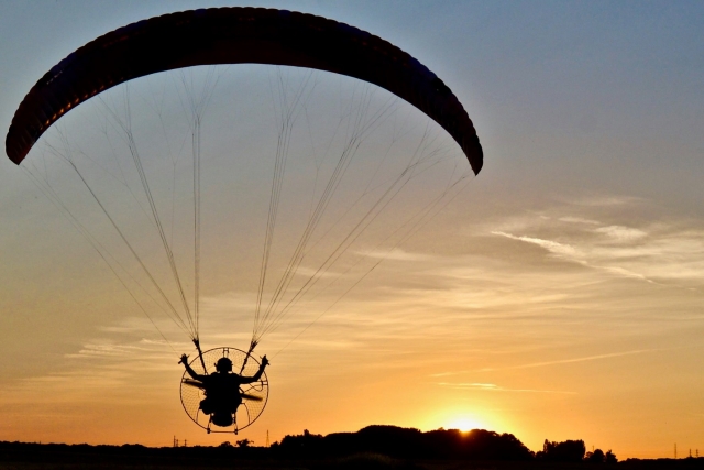  In estate, possibilità di osservare il tramonto durante il volo 