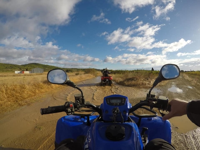  Un'ora di pilotaggio in quad nei paesaggi di Argeliers 