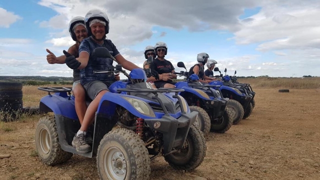  Quad su un circuito verso Argeliers 