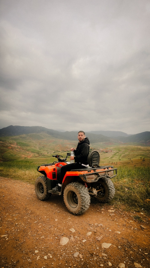  Fahren Sie ab 6 Jahren ein Quad