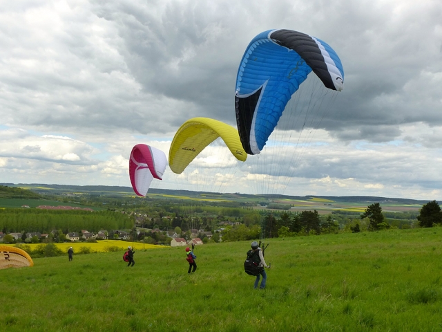  Learn how to paraglide 