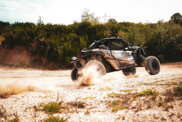 Dirigindo no circuito de buggies Agde de 200 cm³ 8 minutos