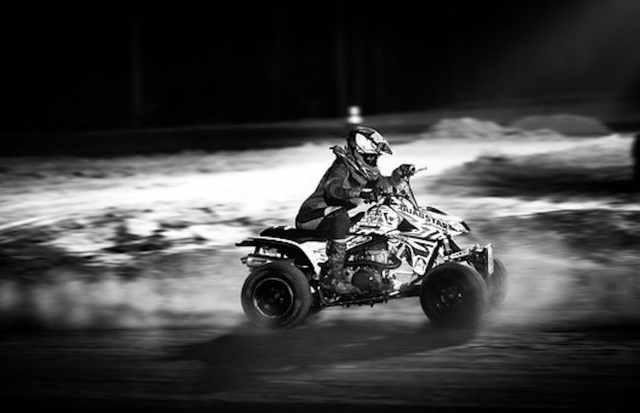  Sensazionale giro in quad durante la notte 