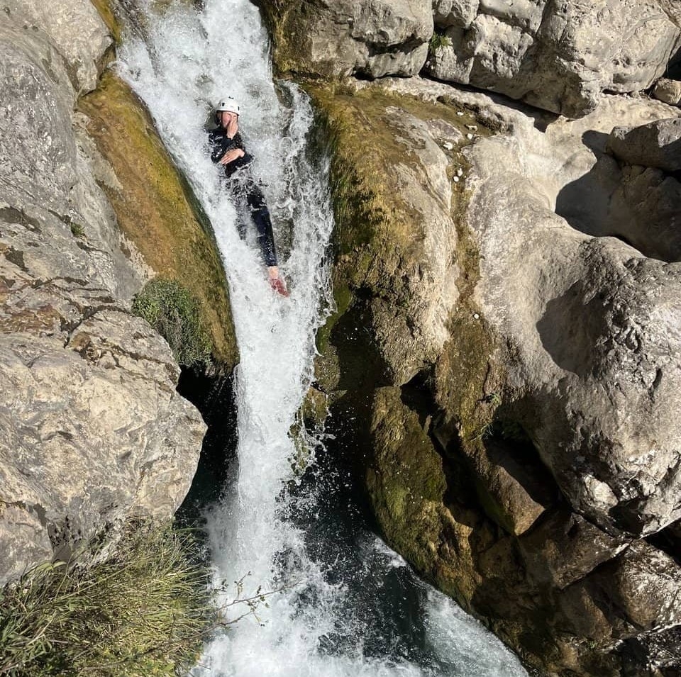 Jettez-vous à l'eau!