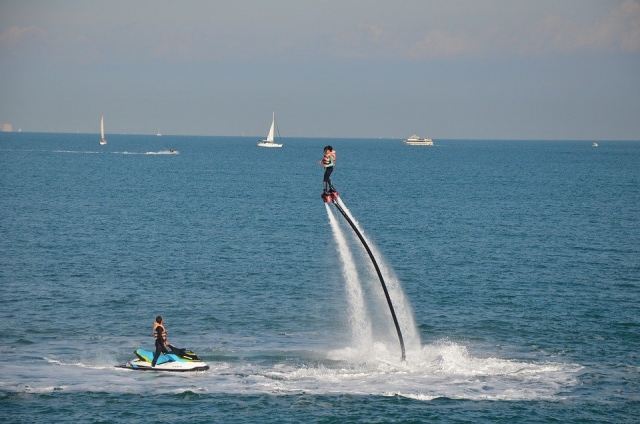 Jetski propulsant le flyboard