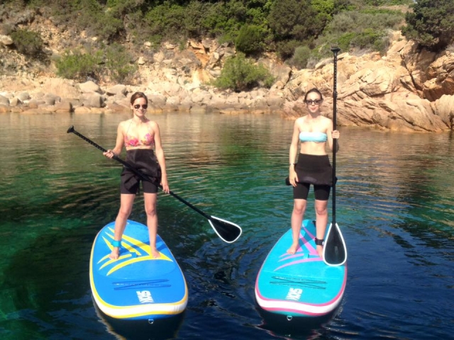  Stand-up paddle with friends 