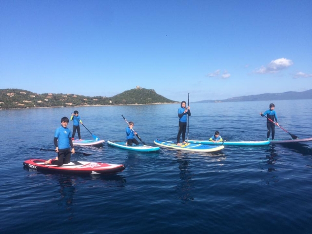  Family paddle hike 