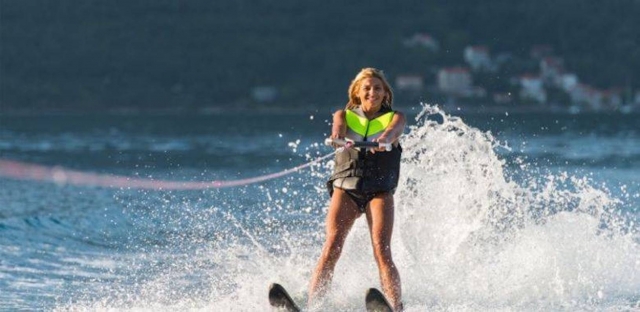  Water skiing in Cupabia 