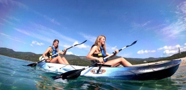 Amies sur leur kayak