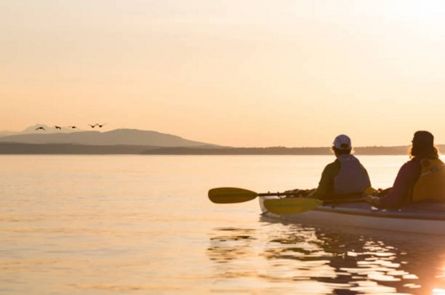 Kayak au coucher du soleil