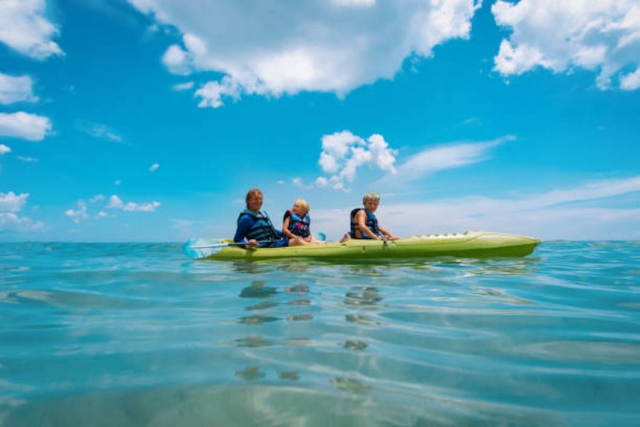 Famille en canoe kayak