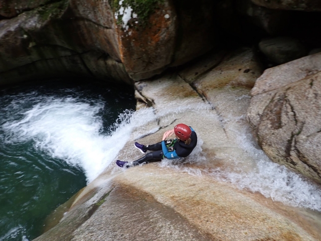 Deslize no slide natural -9999- cascata em laruns 