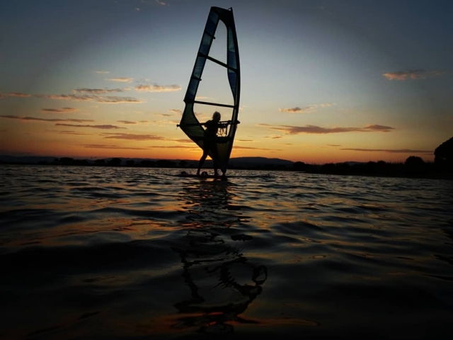 Windsurf au coucher du soleil
