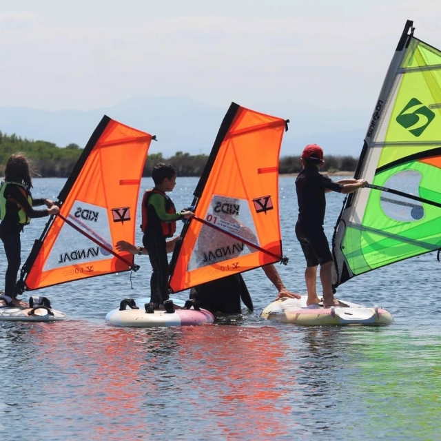 Cours de windsurf enfant