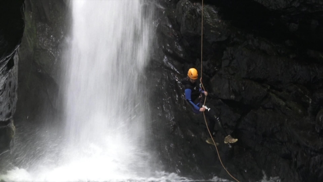  Vicino alla cascata