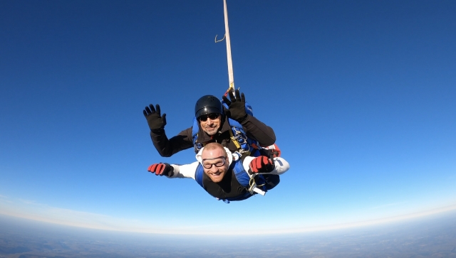  Freier Fall in den blauen Himmel 