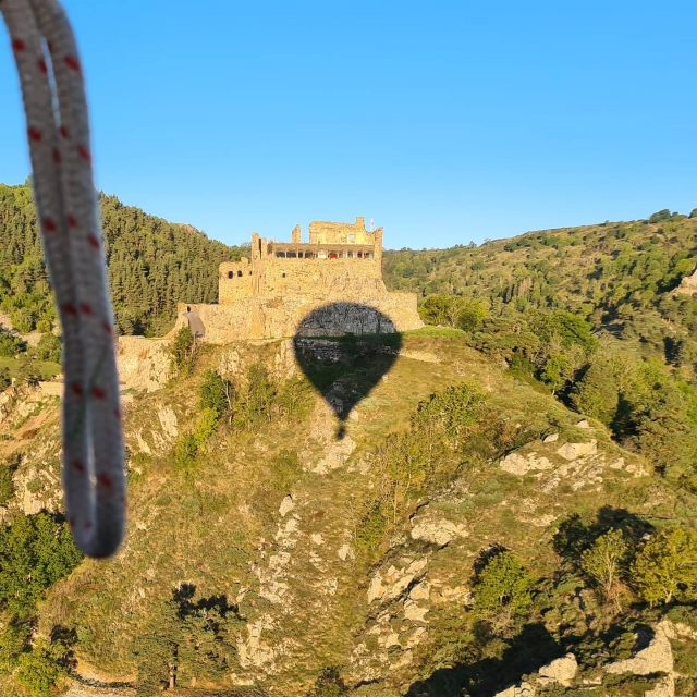  飞越阿朗德城堡 (Château d'Arlempdes) 