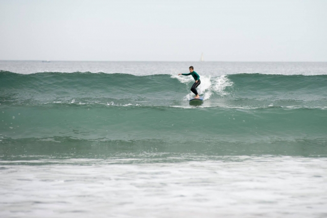  Wave surfing 