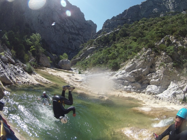  Schwimmen und Springen 