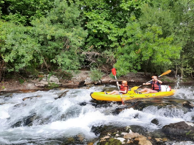  Viaje deportivo en kayak 
