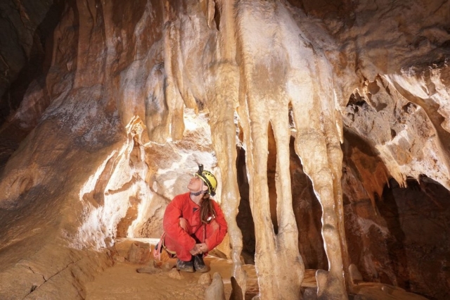  Discovery of caving 