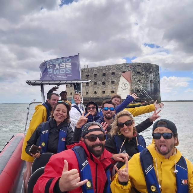  Selfie en barco frente a Fort Boyard 