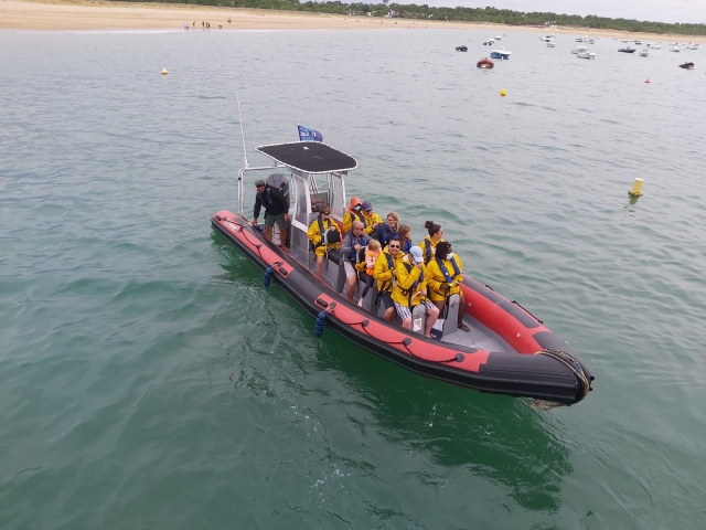  Viaje por mar con amigos