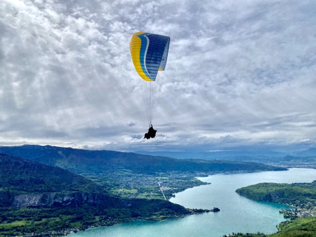 Paragliding flight with instructor 