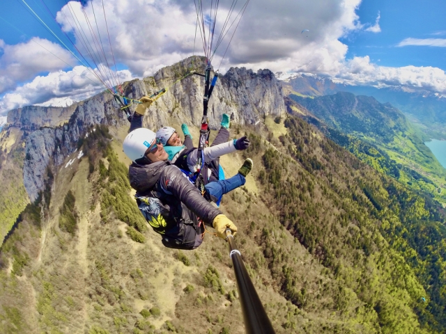  Vuelo en parapente sobre el lago de Annecy 