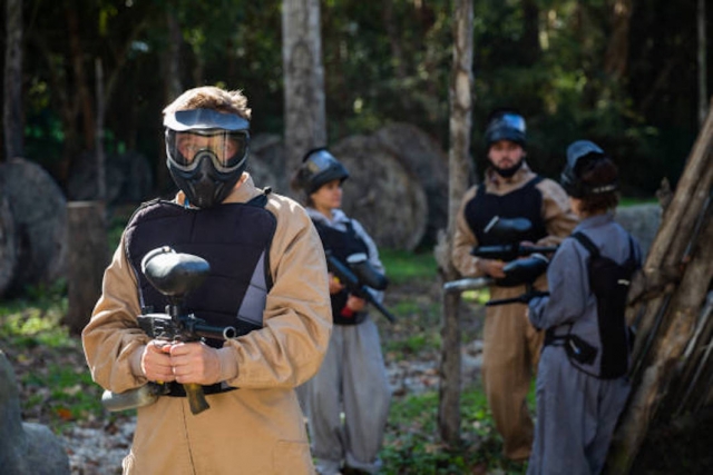  Paintball players 
