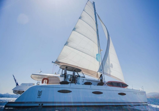 Discovery Catamaran 