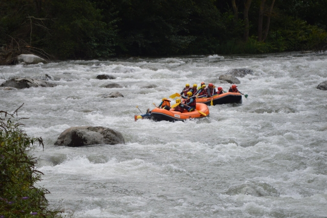  White water rafting trip 