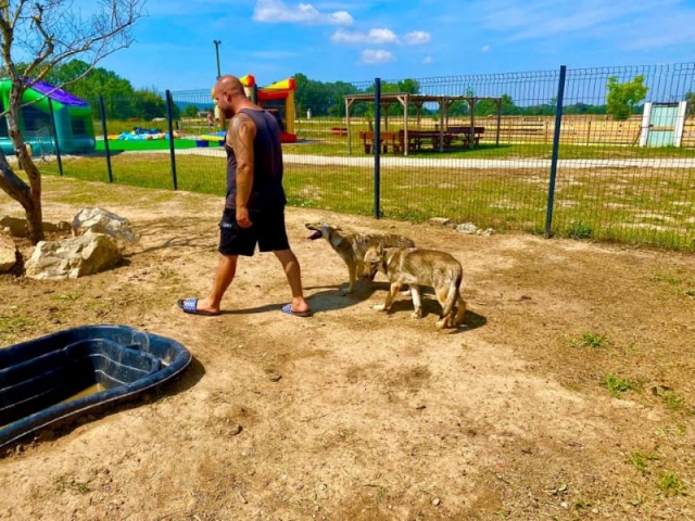 Free entry to the animal park near Marseille 1 day