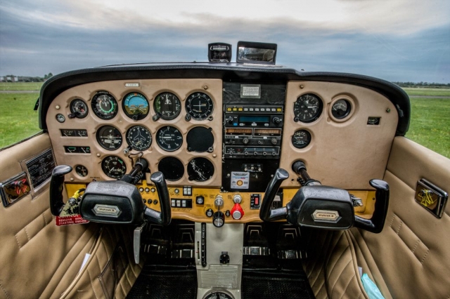  Cabina di pilotaggio